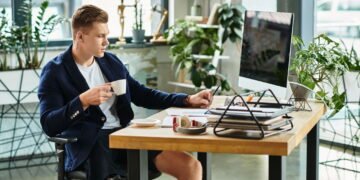 Com ergonomia certa o home office fica mais confortável e sem dor no corpo