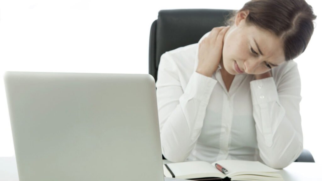 Com ergonomia certa o home office fica mais confortável e sem dor no corpo