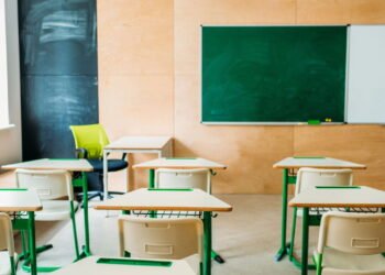 Prefeitura coloca em risco atividades nas escolas por atraso no cumprimento de acordo de greve