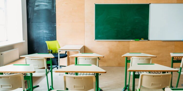 Prefeitura coloca em risco atividades nas escolas por atraso no cumprimento de acordo de greve