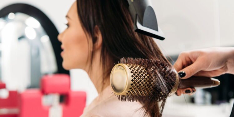 Essa nova escova progressiva alisa sem agredir e dura muito mais