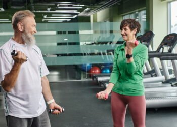 Exercícios simples para fortalecer músculos na terceira idade