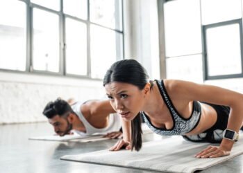 Este é o número de flexões que você deve conseguir fazer com base na sua idade