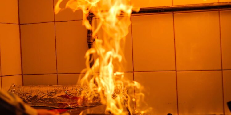 Cuidados essenciais na cozinha que podem salvar sua vida