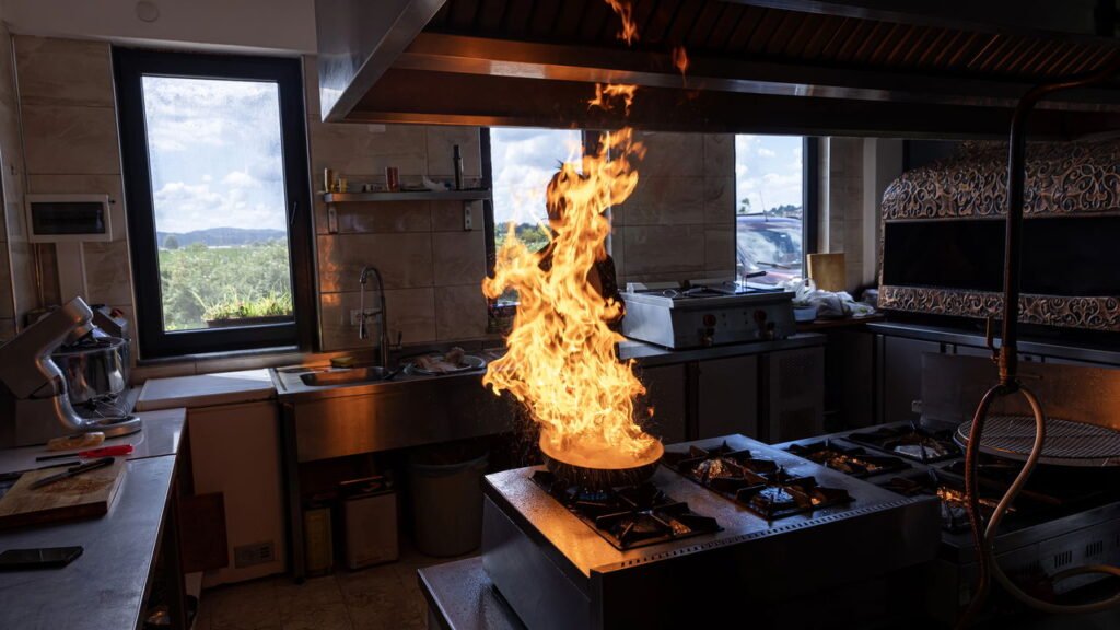 Cuidados essenciais na cozinha que podem salvar sua vida