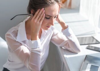 Banco demite mais de mil funcionários e deixa brasileiros em choque com motivo