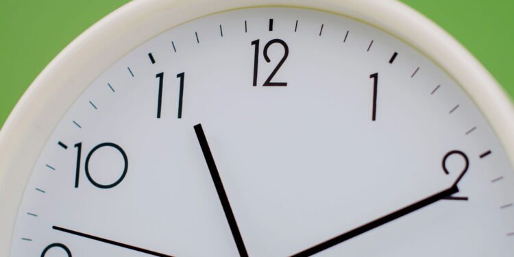 Mudança de horários afeta a rotina - Créditos: depositphotos.com / Patcharinsnlkn111@gmail.com
