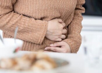 Como aliviar gases intestinais com exercícios simples em casa