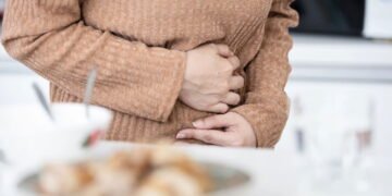 Como aliviar gases intestinais com exercícios simples em casa