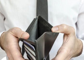 Os truques da psicologia que fazem você gastar dinheiro sem notar