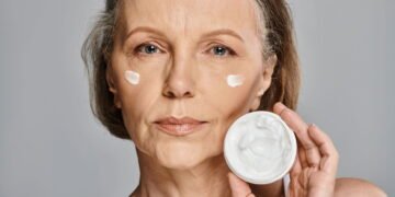 Esses hidratantes são os melhores para evitar o ressecamento de peles maduras