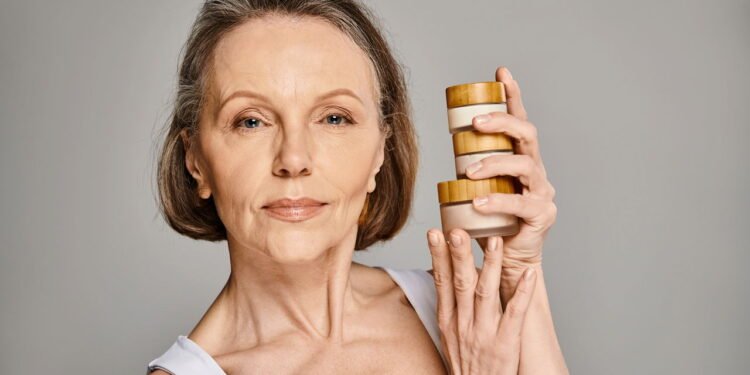 Hidratante para peles maduras - Créditos: depositphotos.com / IgorVetushko