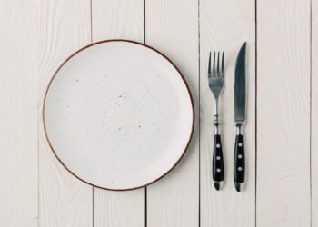 Adeus ao jantar! A refeição tradicional está perdendo espaço e o motivo choca