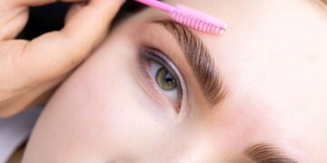 O segredo das sobrancelhas cheias sem recorrer à micropigmentação