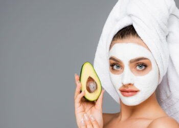 Máscaras faciais caseiras que hidratam e iluminam sem gastar nada