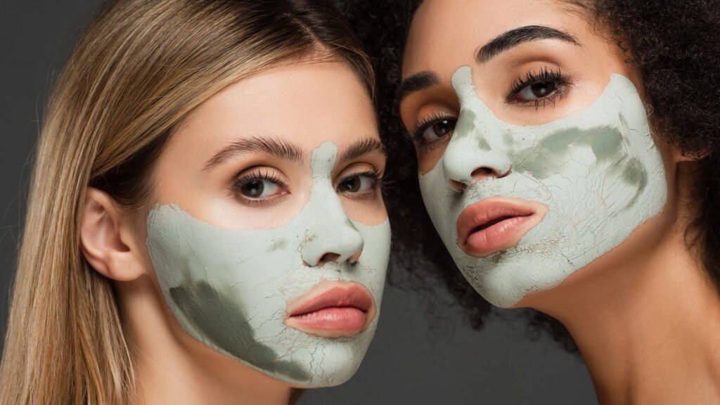 4 máscaras faciais caseiras fáceis de fazer que transformam a pele