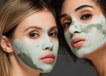 4 máscaras faciais caseiras fáceis de fazer que transformam a pele