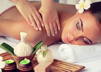 4 óleos naturais que tornam sua massagem ainda mais relaxante
