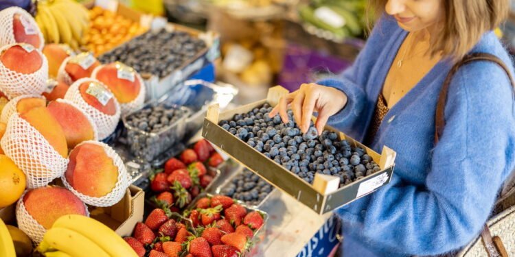A fruta da estação que ajuda a regular o açúcar no sangue e acelera a perda de peso