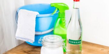 Mistura com 3 ingredientes limpa gordura e deixa a casa cheirosa sem produto químico