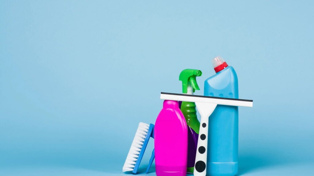 Mistura com 3 ingredientes limpa gordura e deixa a casa cheirosa sem produto químico