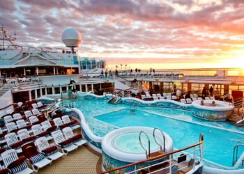 Anvisa reprova 3 navios na temporada brasileira de cruzeiros