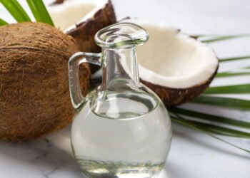 Como usar o óleo de coco na sua pele e deixá-la impecável