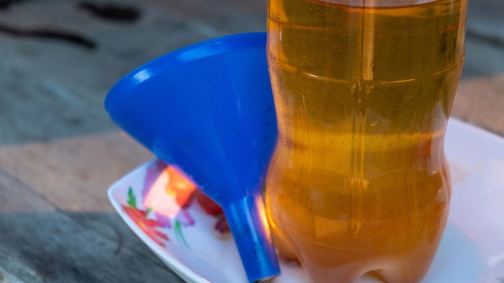 Como reaproveitar óleo usado para fazer sabão caseiro e economizar no mercado