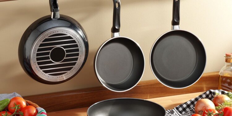 Panelas podem liberar chumbo - Créditos: depositphotos.com / serezniy