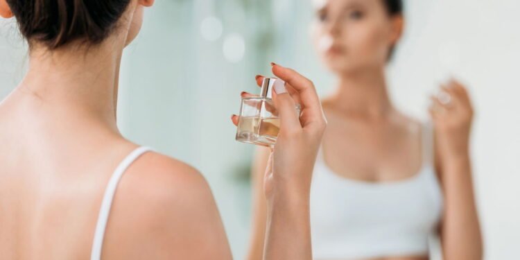 Perfumes frescos dominam o verão e explicação é simples
