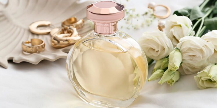 Truques simples para fazer seu perfume durar o dia todo