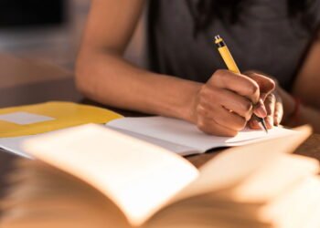 Como uma pessoa com alta autoestima escreve a letra A?