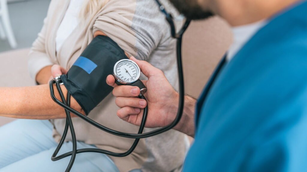 Esses exercícios são melhores que correr ou caminhar para baixar a pressão