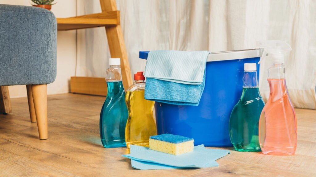 Nunca faça essas misturas de produtos de limpeza em casa