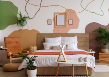 Ideias criativas para destacar a parede atrás da cama sem gastar muito