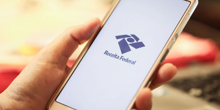 Receita federal emite alertas contra golpistas - Créditos: depositphotos.com / sidneydealmeida