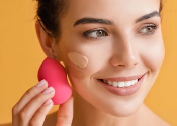 Essa mistura com base e hidratante deixa a pele bonita e leve o dia todo