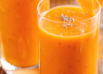 Quais são os benefícios de beber suco de cenoura e cúrcuma diariamente?