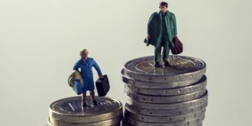 Se você ganha menos que um colega pelo mesmo trabalho, você tem direito a reclamar