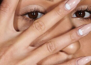 A nova tendência para unhas que vai substituir o esmalte clássico