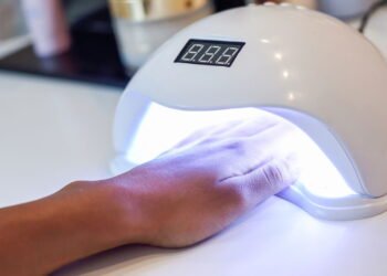 Adeus às unhas em gel, a proibição teve início em 1º de setembro