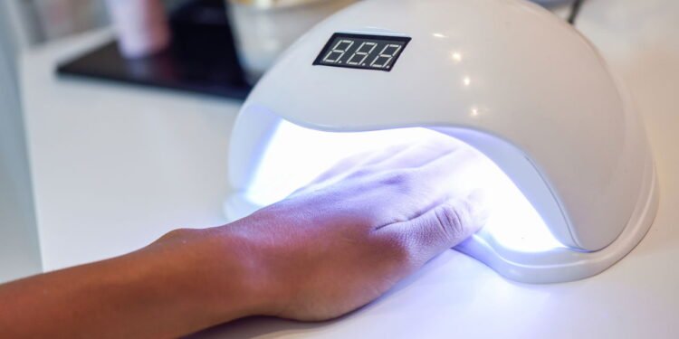 Adeus às unhas em gel, a proibição teve início em 1º de setembro