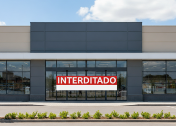 Rede de supermercados fecha após inspeção de alimentos e falta de higienização