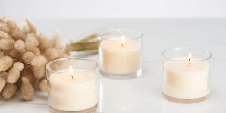 As velas artesanais com ervas destacam-se por suas propriedades - Créditos: depositphotos.com / VadimVasenin