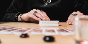 4 signos que precisam cuidar da energia espiritual neste fim de mês