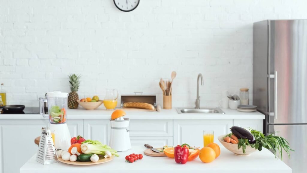 O detalhe que fez essa cozinha minúscula parecer duas vezes maior