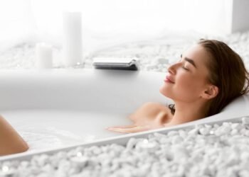 Banho rápido e poderoso que melhora a pele e reduz sua conta de água