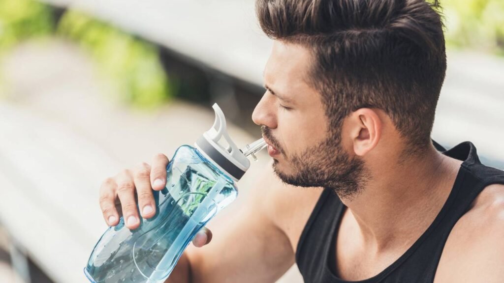 Benefícios de beber água em jejum e antes de todas as refeições