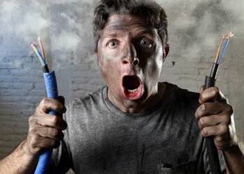 Erro comum no banheiro pode causar choque e você nem percebe