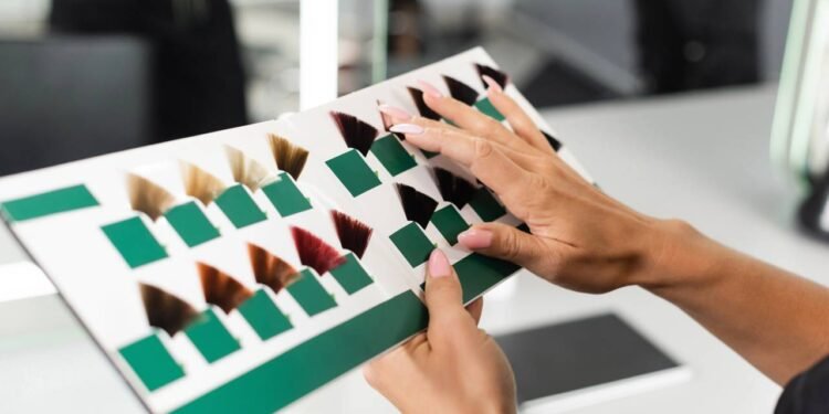 As cores de cabelo ultrapassadas e suas substituições modernas e iluminadas